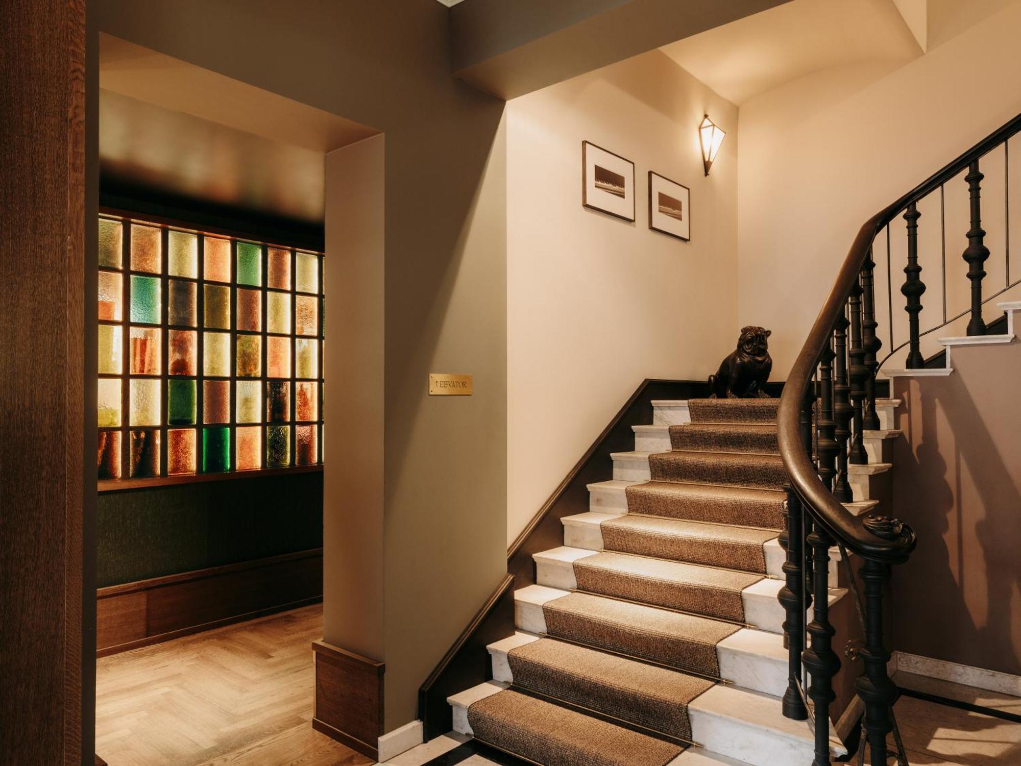 ברלין Boutique Hotel Chateau Royal מראה חיצוני תמונה The staircase